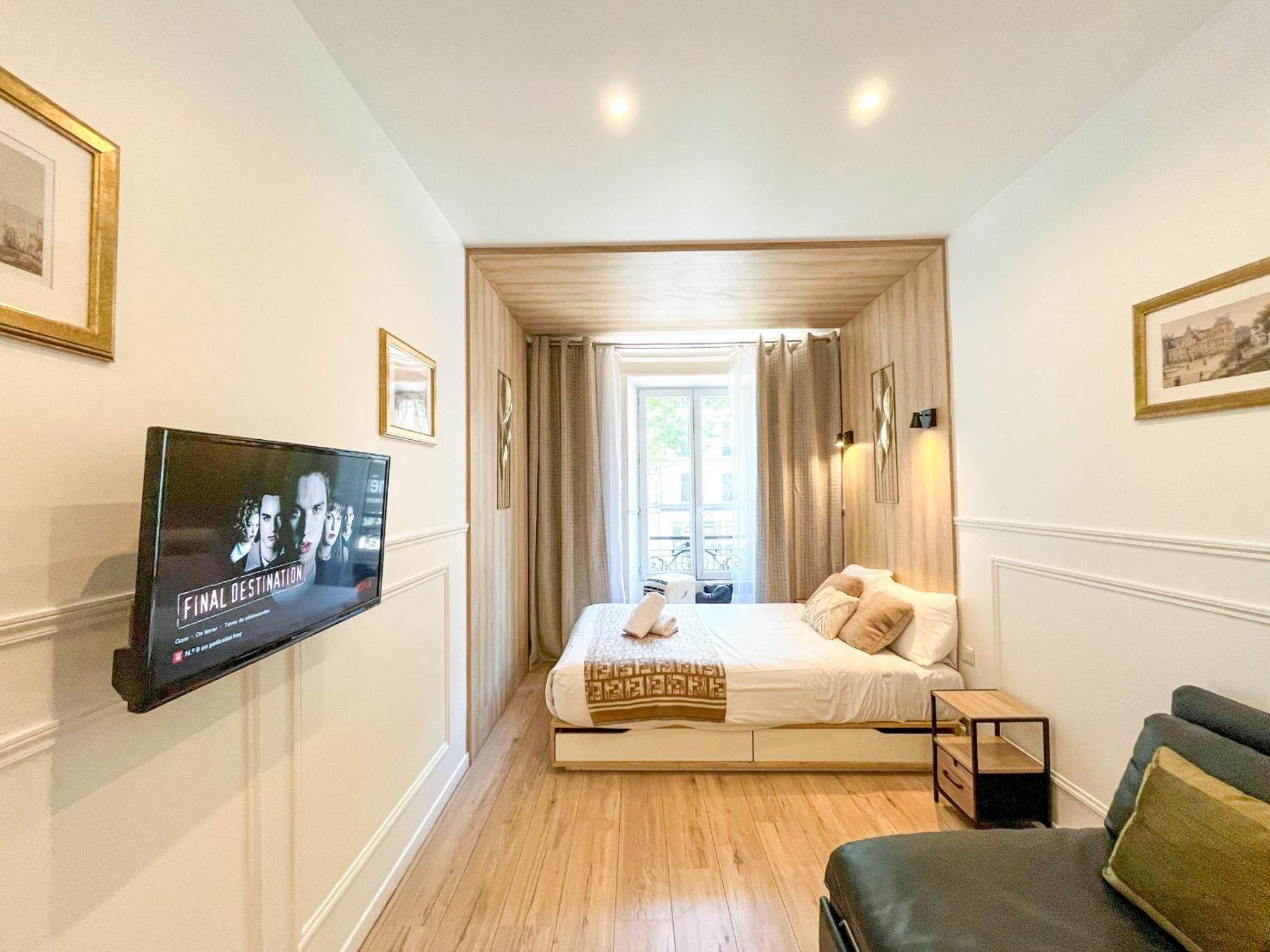 81 - Luxe Sebastopol Apartment Paris